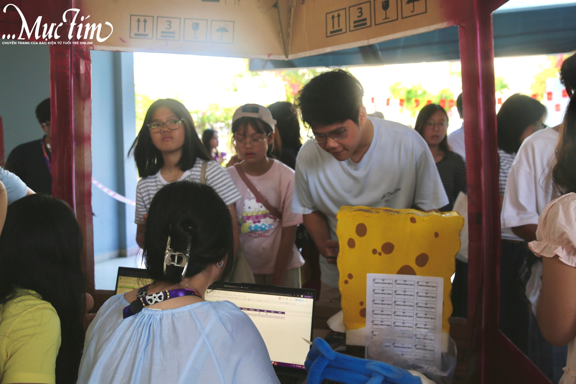 Học sinh Trường THPT Nam Sài Gòn tổ chức đêm nhạc gây quỹ cho lớp học tình thương- Ảnh 2.