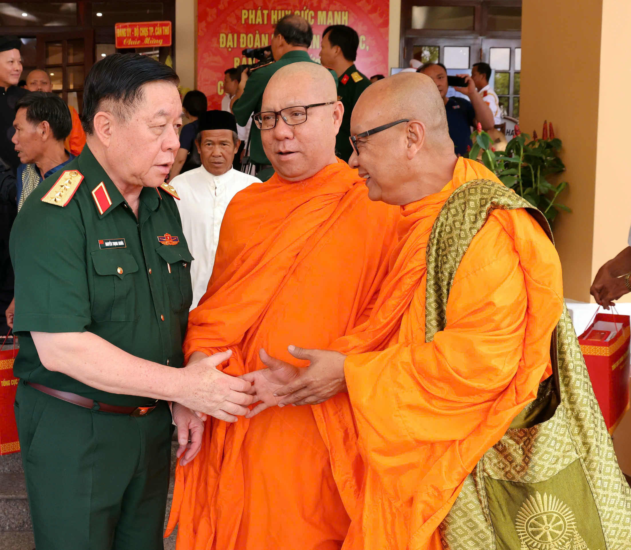 Đại tướng Nguyễn Trọng Nghĩa gặp mặt trưởng khu, trưởng ấp vùng Nam Bộ - Ảnh 1.