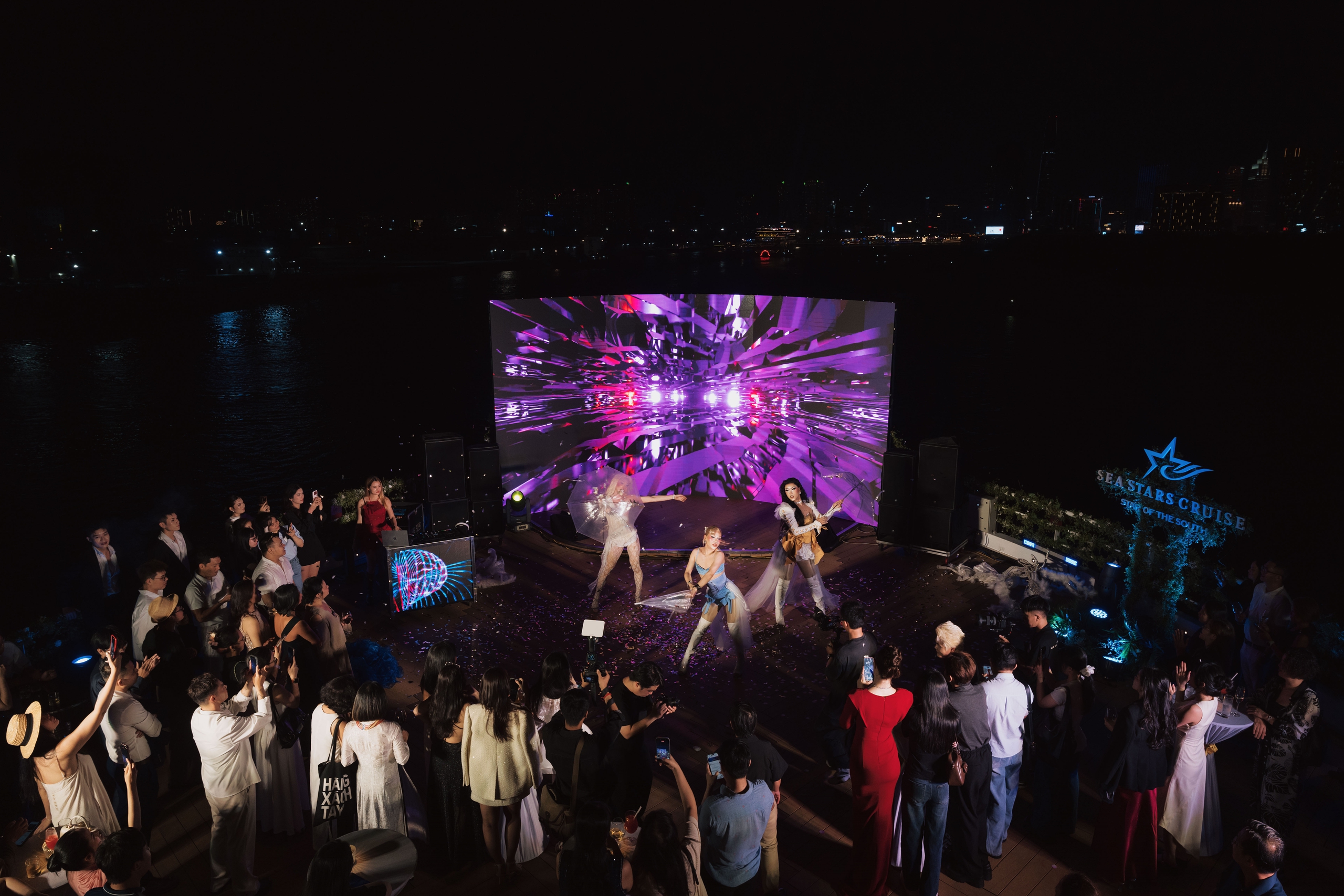 du lịch - Ảnh 2.