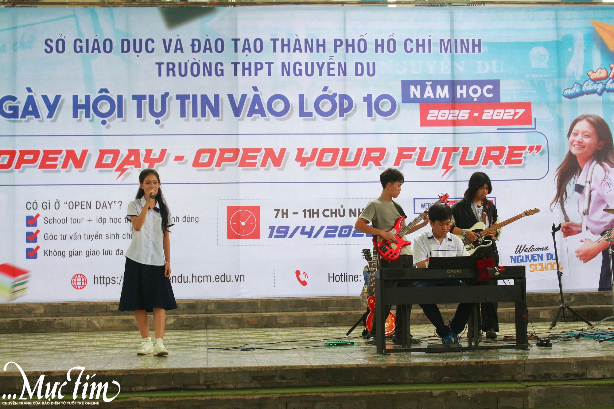 Học sinh lớp 9 thích thú tham gia tiết học trải nghiệm tại Trường THPT Nguyễn Du- Ảnh 8.
