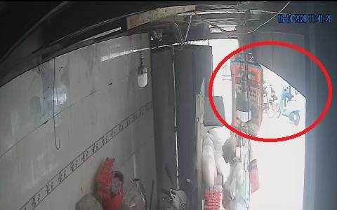 Tạm giữ tài xế xe ôm công nghệ dùng hung khí đánh người ở phường Bình Hưng Hòa - Ảnh 2.