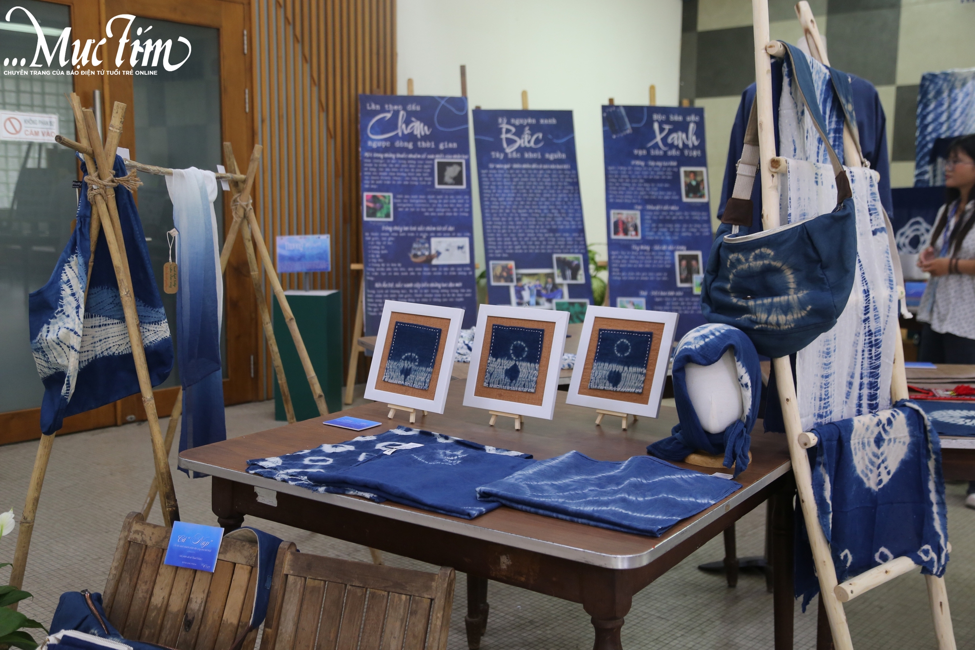 Người trẻ lan toả nghệ thuật nhuộm chàm truyền thống - Ảnh 1.