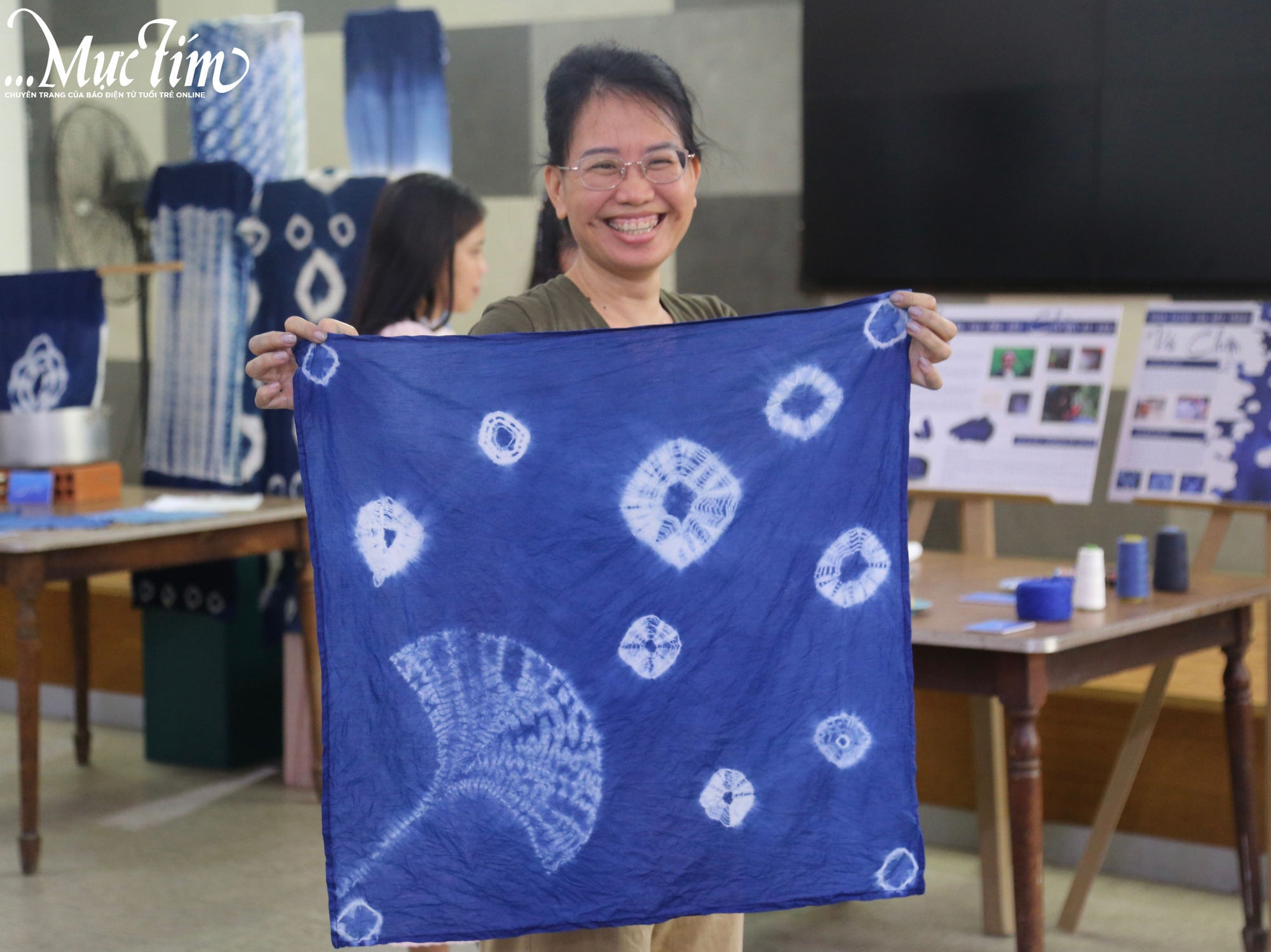 Người trẻ lan toả nghệ thuật nhuộm chàm truyền thống - Ảnh 6.