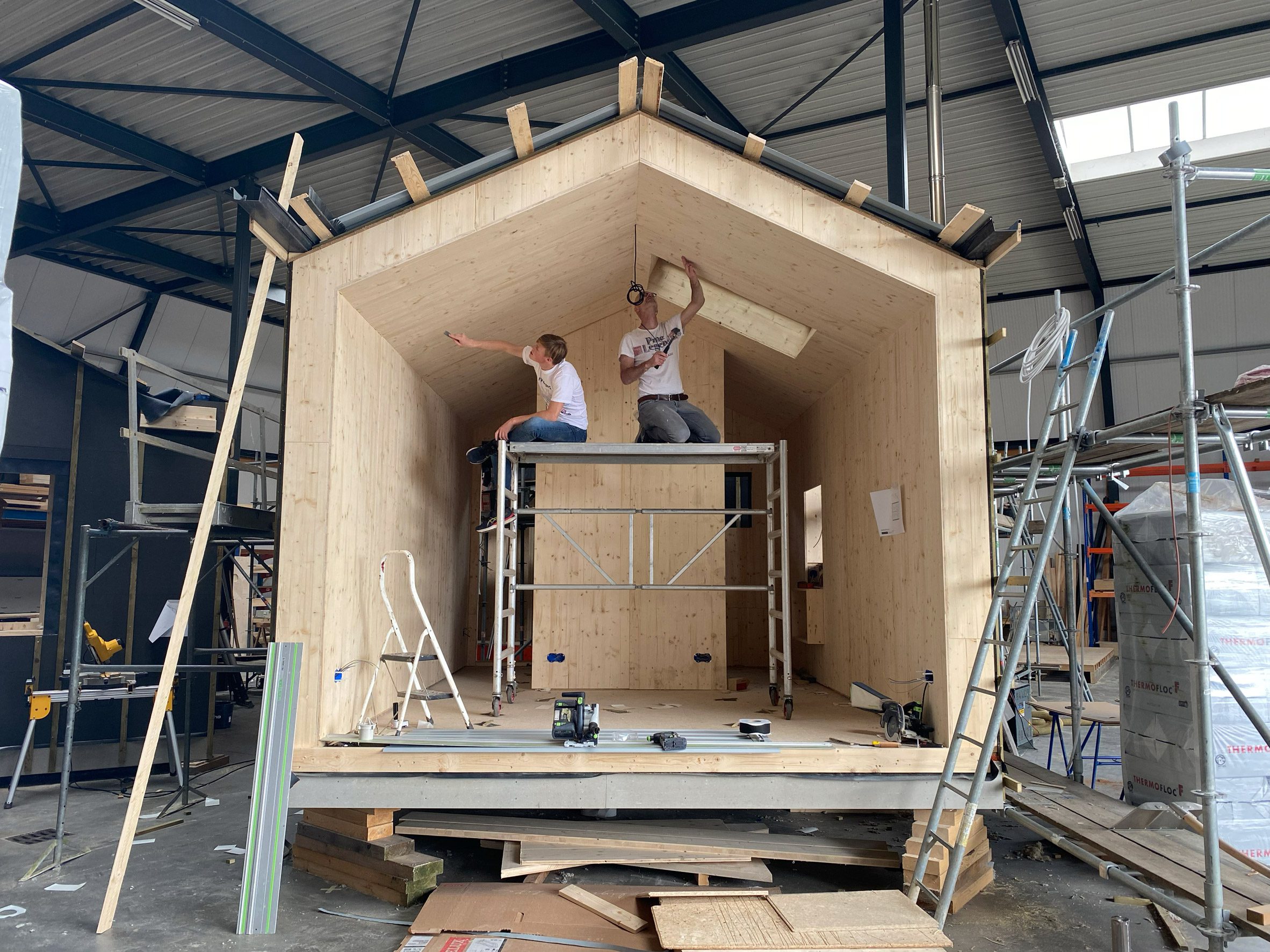 Ngôi nhà 'di chuyển cùng những cồn cát' - Ảnh 5.