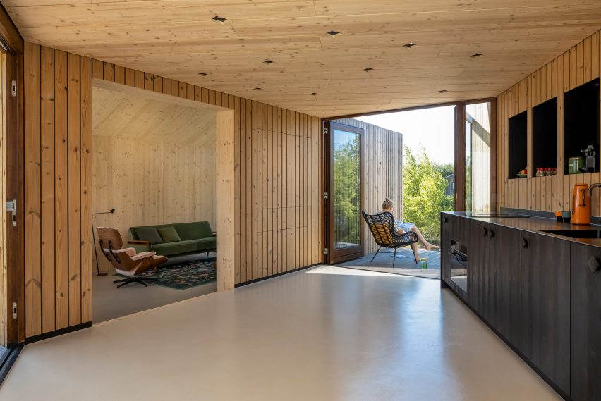 Ngôi nhà 'di chuyển cùng những cồn cát' - Ảnh 16.