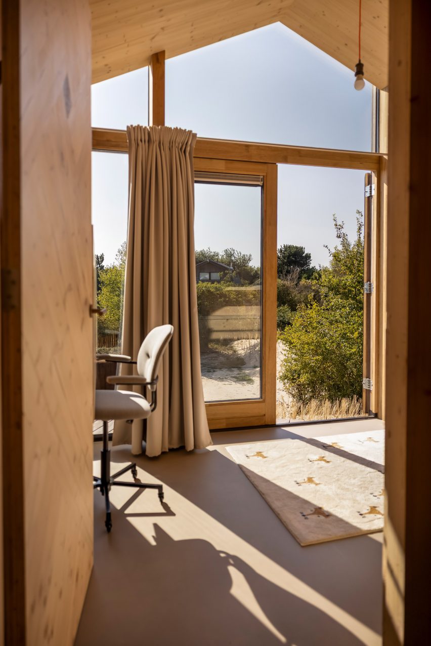 Ngôi nhà 'di chuyển cùng những cồn cát' - Ảnh 12.