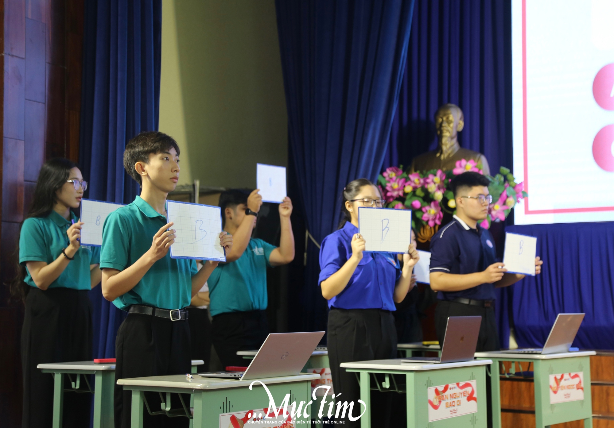 Sinh viên tranh biện về chuyện giữ gìn văn hóa trong thời đại số- Ảnh 1.