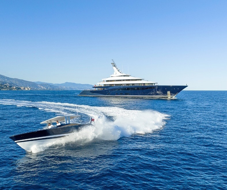 Du thuyền cũ đắt nhất lịch sử: Bán lại 20.000 tỉ đồng, tiền thuê cũng lập kỷ lục, dư sức mua tàu mới - Ảnh 3.