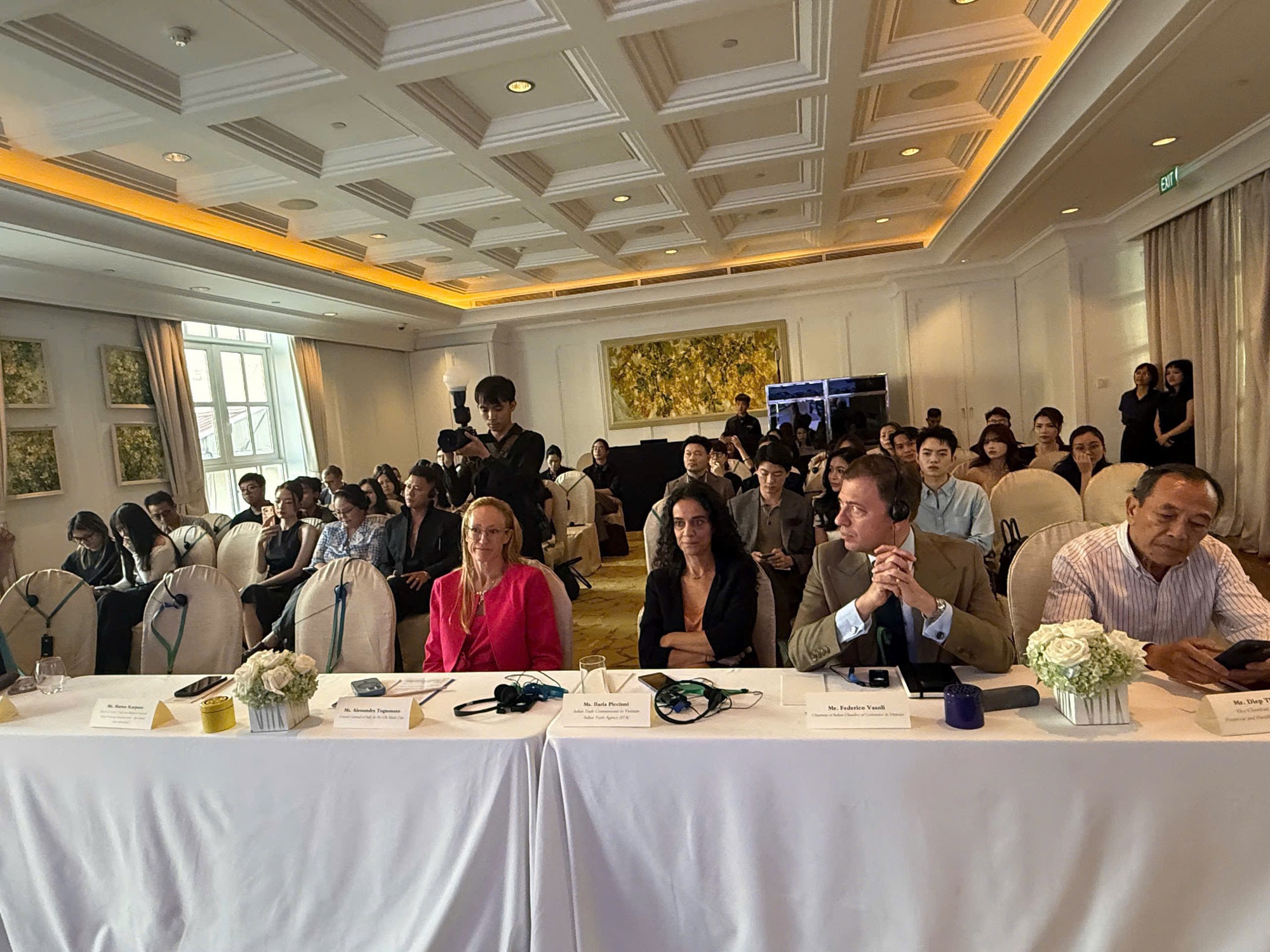 MICAM Milano seeks deeper ties with Vietnam’s footwear industry- Ảnh 1.