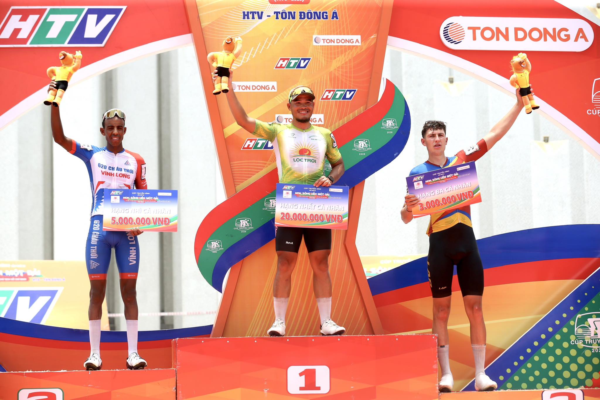 Cúp truyền hình - Ảnh 1.