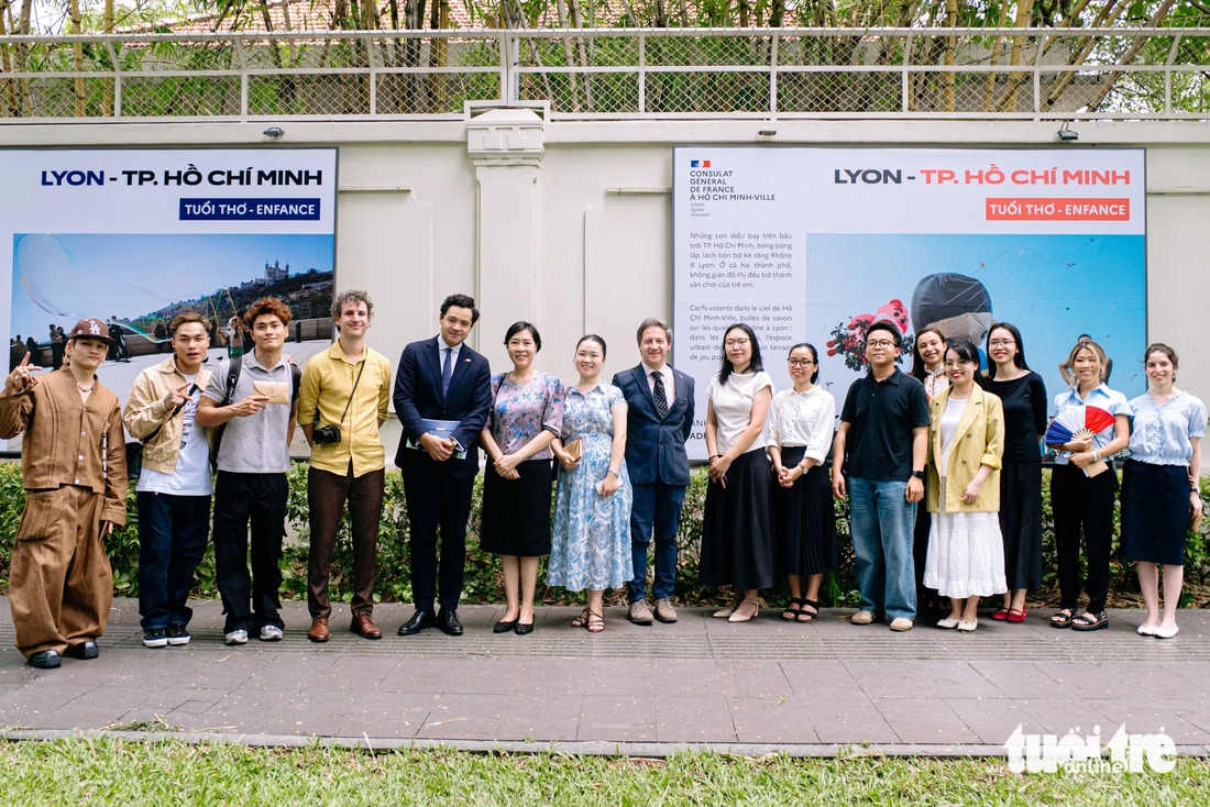 Photo exhibition celebrates Ho Chi Minh City-Lyon sisterhood- Ảnh 5.