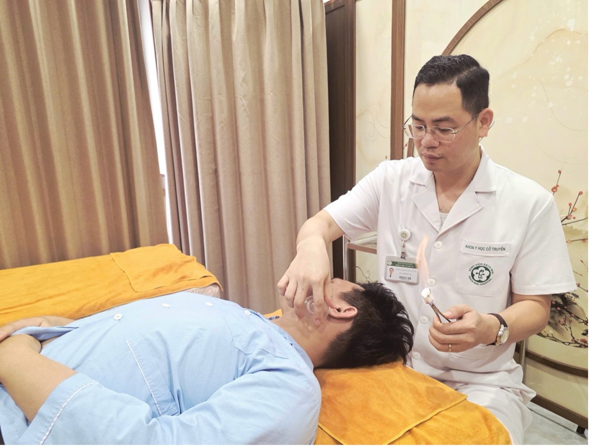 Nam Sinh Viên Năm Cuối Đại Học Bị Liệt Mặt: Cần Chú Trọng Phòng Ngừa Trong Mùa Hè