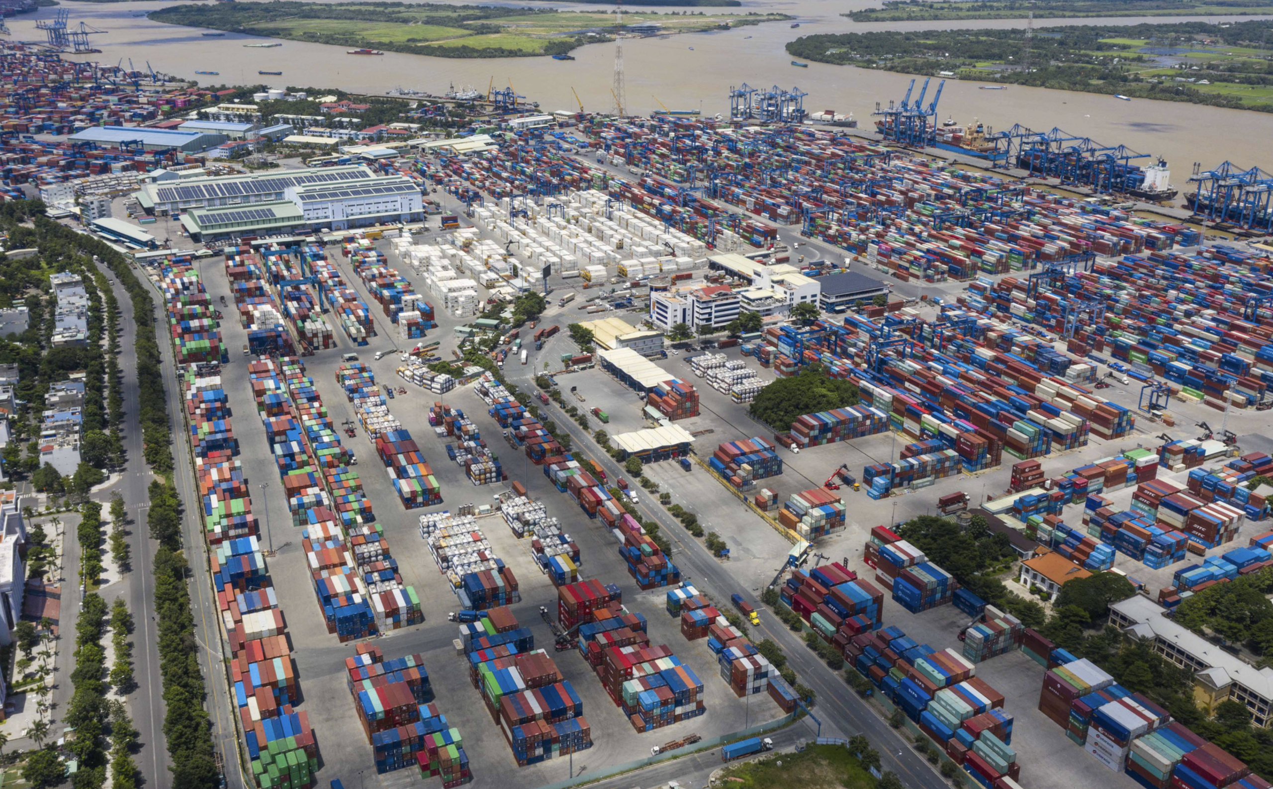 Tân Cảng Sài Gòn thu phụ phí container dựa trên biến động giá dầu  - Ảnh 1.