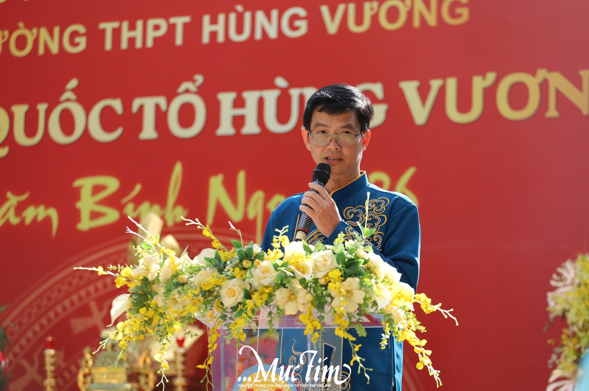 Học sinh Trường THPT Hùng Vương xem thầy cô kể chuyện cội nguồn trên sân khấu - Ảnh 13.