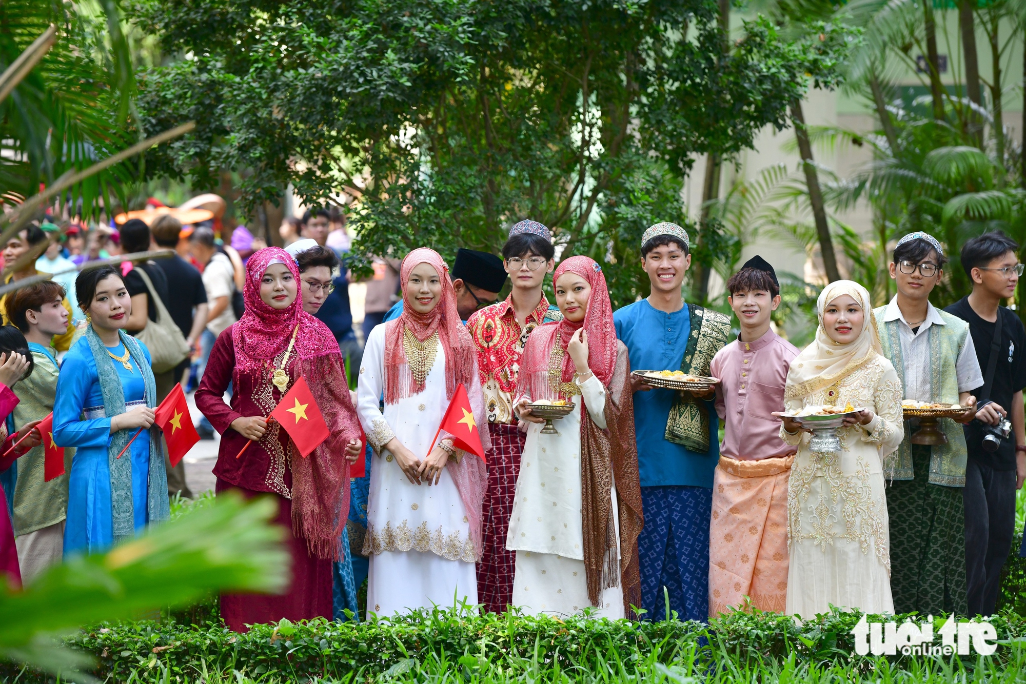 Thousand join traditional costume performance for Hung Kings’ Commemoration in Ho Chi Minh City - Ảnh 4.