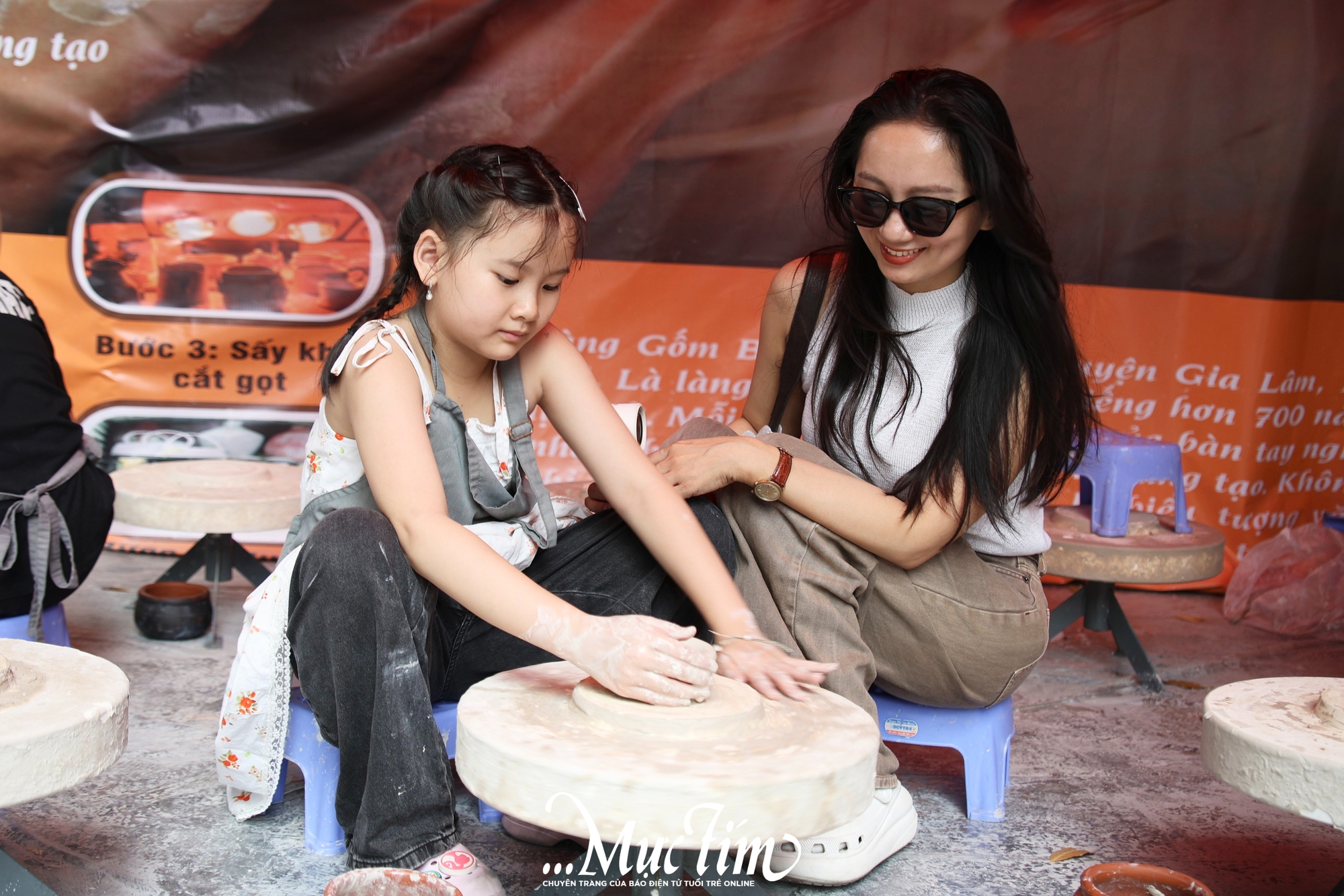 Ghé Thảo cầm viên, thử làm gốm, làm bánh tại Lễ hội Sắc màu Văn hóa- Ảnh 2.