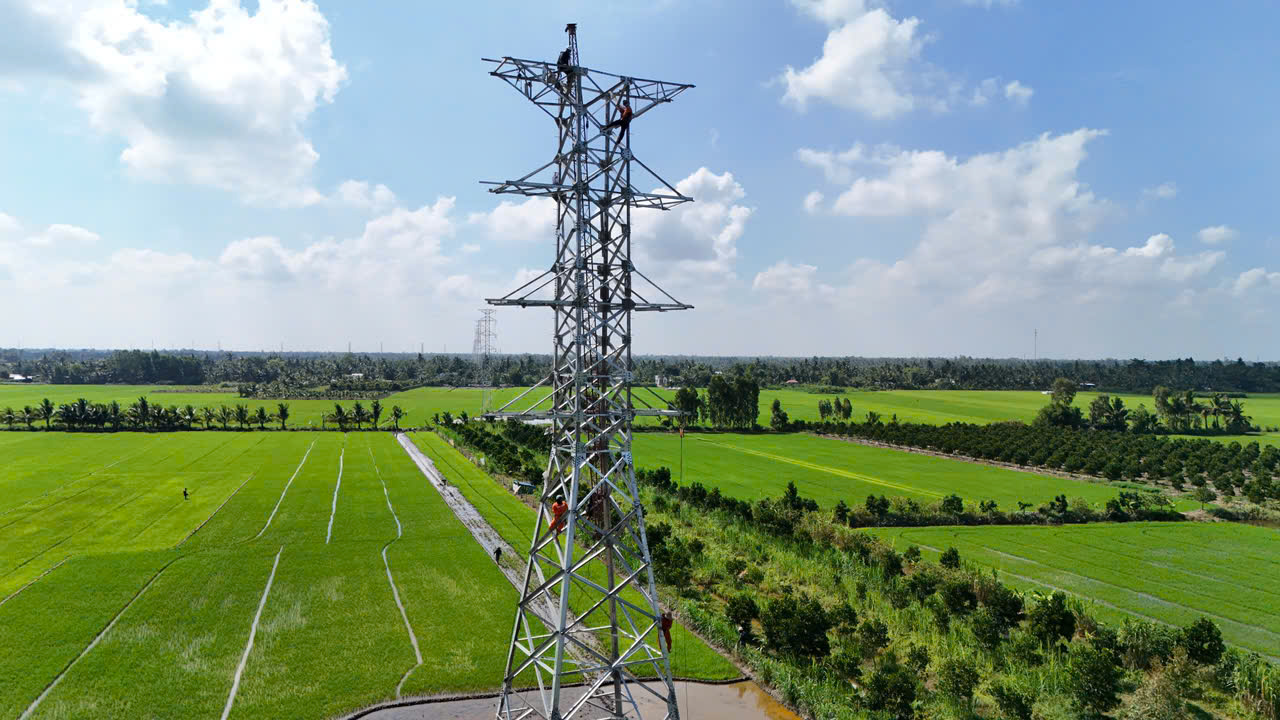 Đóng điện nhiều công trình 110kV trước Lễ - Ảnh 6.