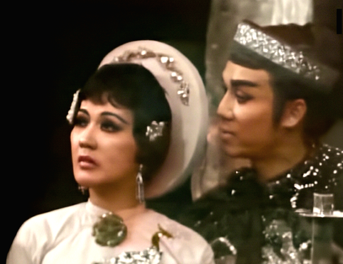 Nhiều người bật khóc khi xem Tiếng trống Mê Linh bản màu - Ảnh 1.