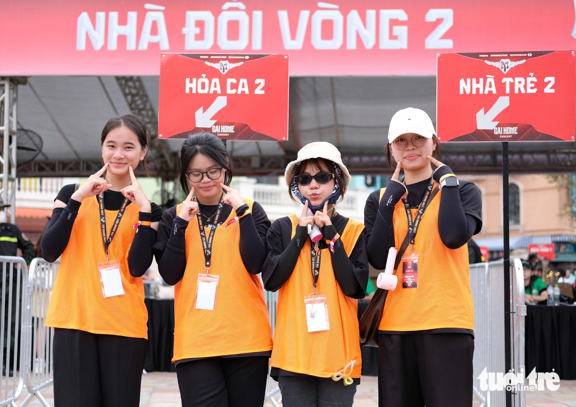 Gần 50.000 'Gai con' đổ về dự lễ tốt nghiệp, Anh trai vượt ngàn chông gai đêm 9 vẫn chưa hết hot - Ảnh 5.