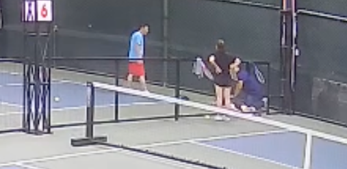 Cứu người ngưng tim khi chơi pickleball - Ảnh 1.