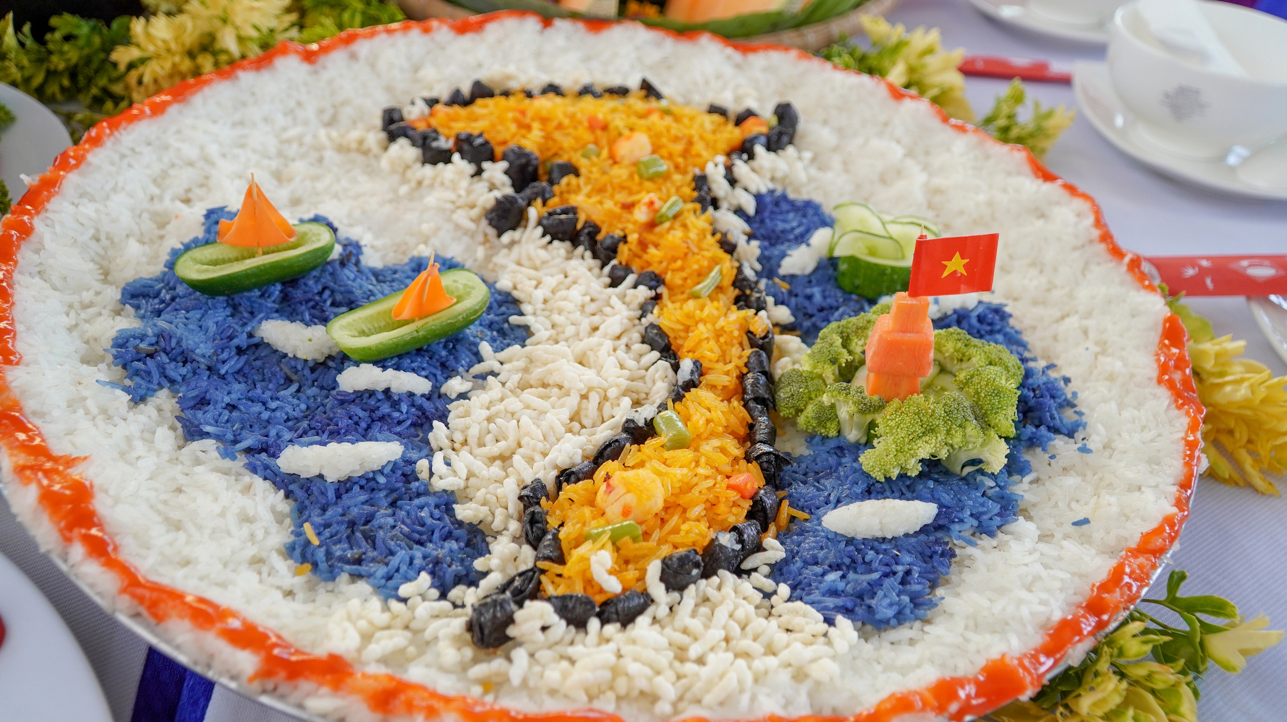 Độc đáo món bánh canh tôm hình cây đàn kìm trong hội thi các món ăn từ gạo - Ảnh 5.