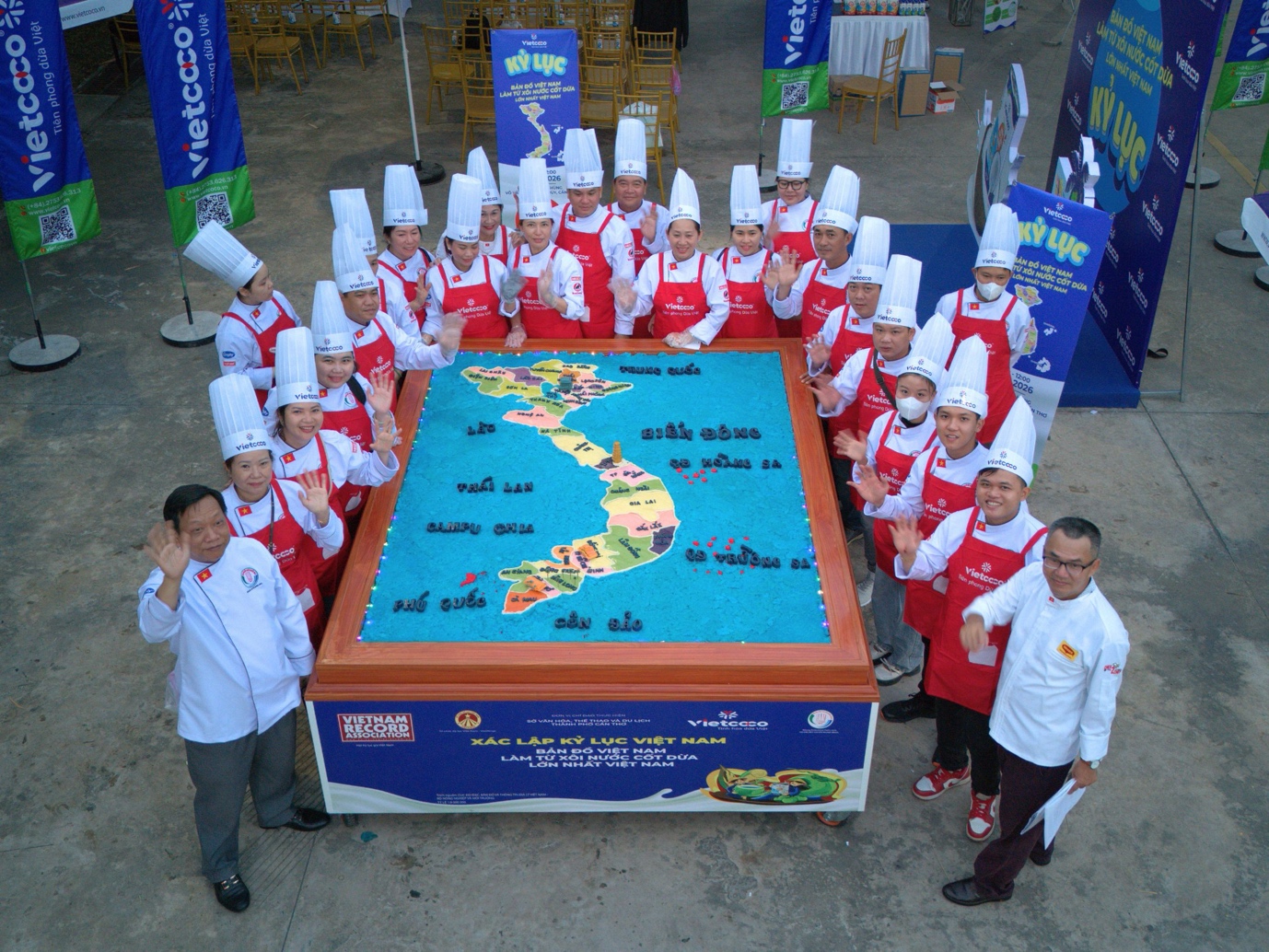 Chiêm ngưỡng bản đồ Việt Nam từ xôi nước cốt dừa - Ảnh 1.