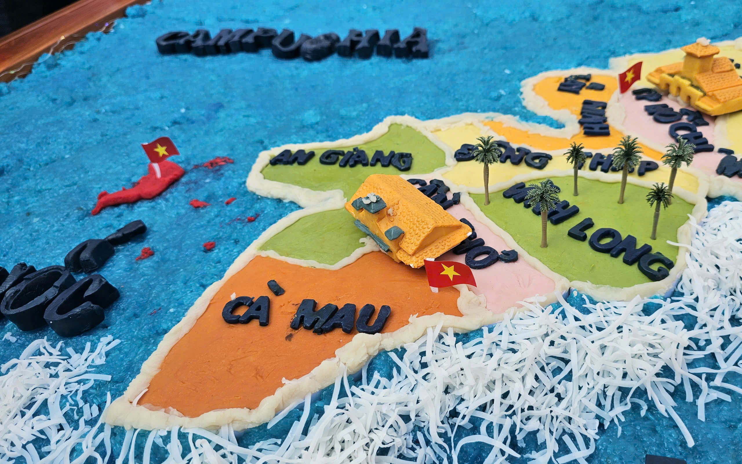 Bản Đồ Việt Nam Từ Xôi Nước Cốt Dừa: Kỷ Lục Mới Tại Cần Thơ