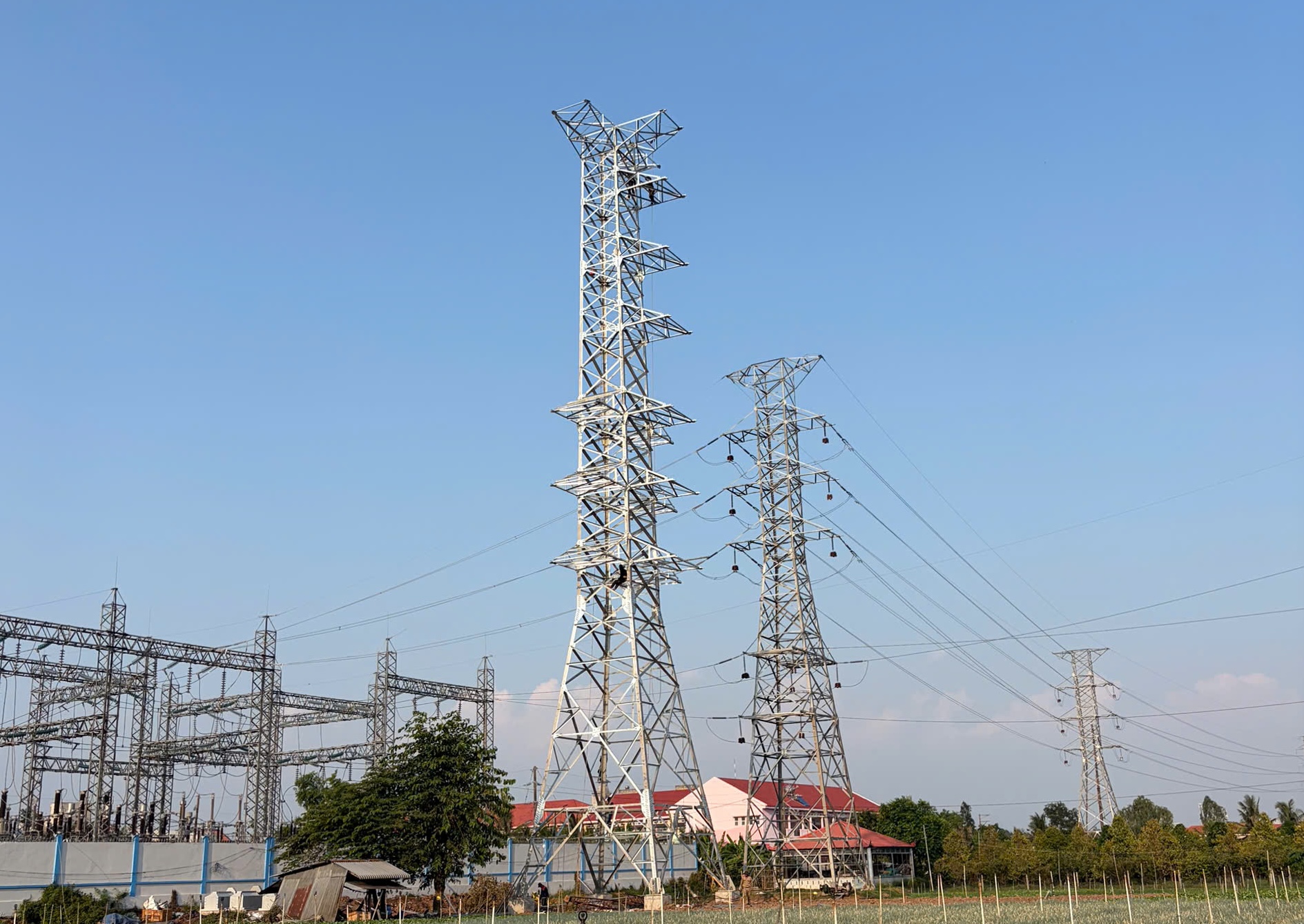 Đóng điện 3 công trình 110kV tại các tỉnh miền Tây, ngăn thiếu điện mùa khô - Ảnh 1.