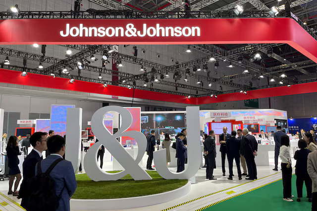 J&J sees AI halving the time to generate drug development leads- Ảnh 1.