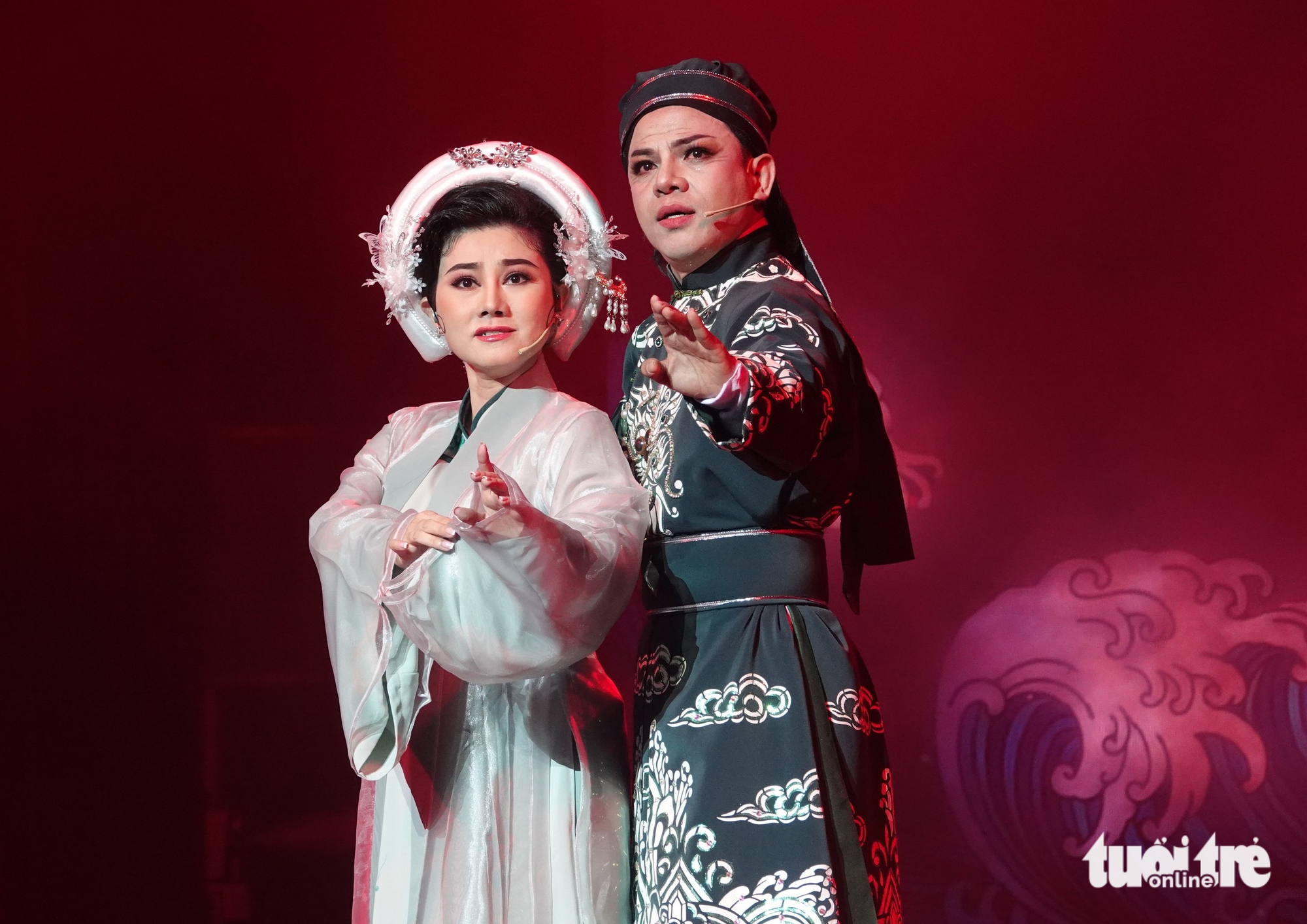 sân khấu - Ảnh 3.