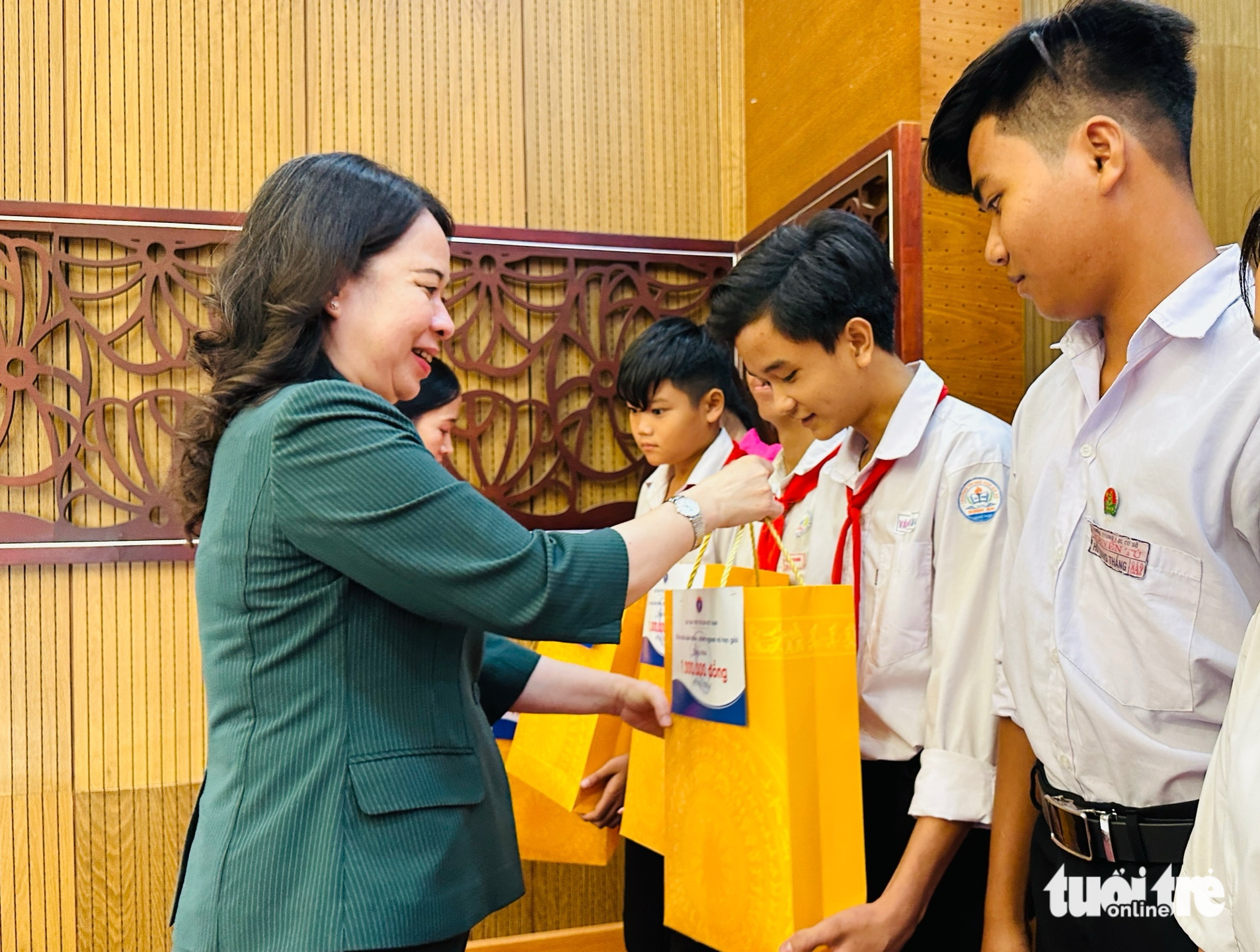 Phó chủ tịch nước - Ảnh 3.