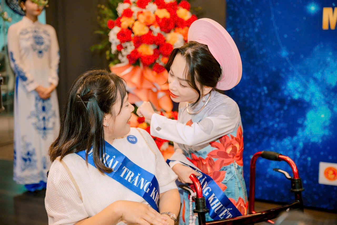 hoa hậu - Ảnh 1.