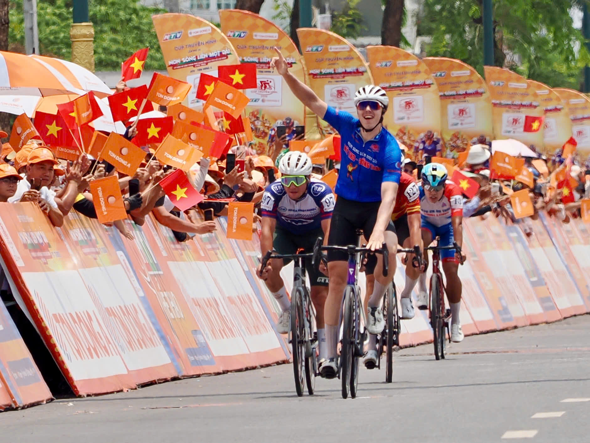 Marchuk Dzianis tìm lại niềm vui chiến thắng chặng Cúp truyền hình TP.HCM - Ảnh 1.