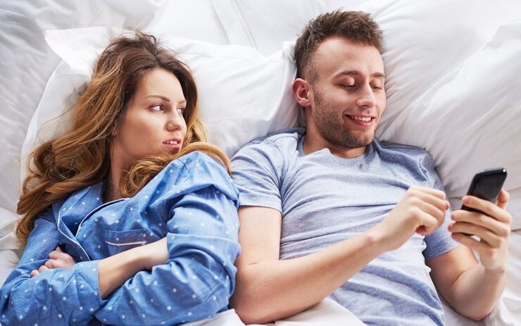 Từ 18-5, tăng gấp đôi mức phạt tiền với hành vi ngoại tình - Ảnh 1.