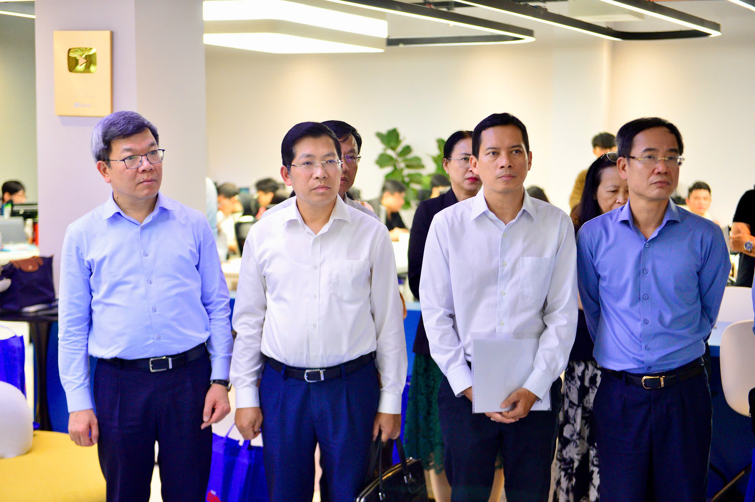 Tuổi Trẻ - Ảnh 9.