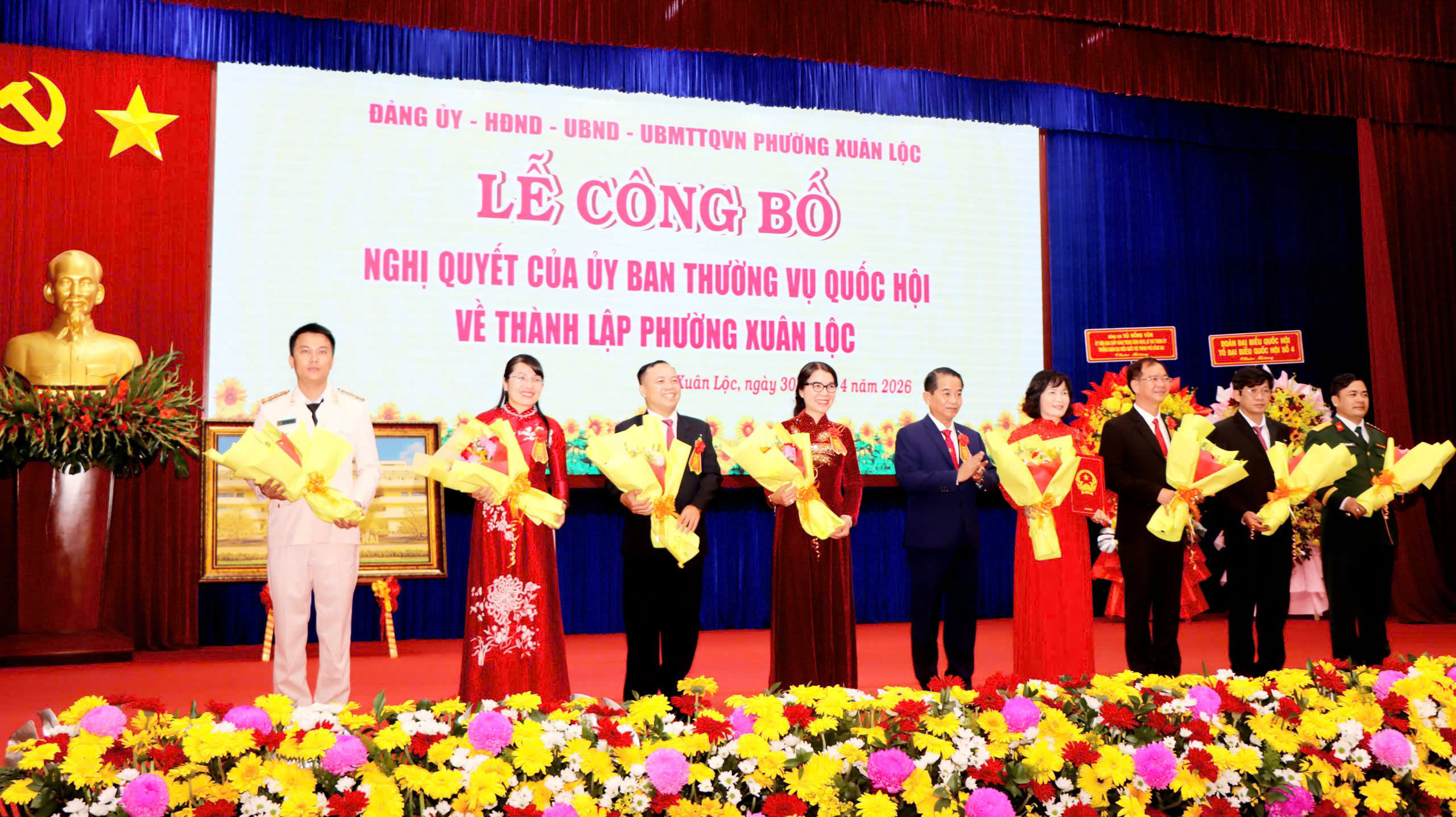 Đồng Nai làm lễ công bố thành lập 10 phường mới, chính thức hoạt động từ ngày 30-4 - Ảnh 5.