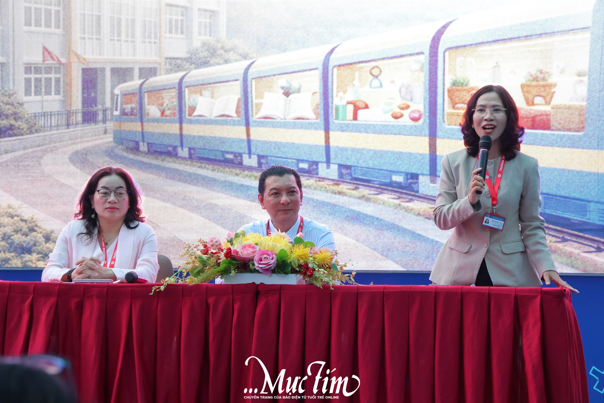 800 teen lớp 9 'lên tàu', làm học sinh Trường THPT Võ Văn Kiệt- Ảnh 4.