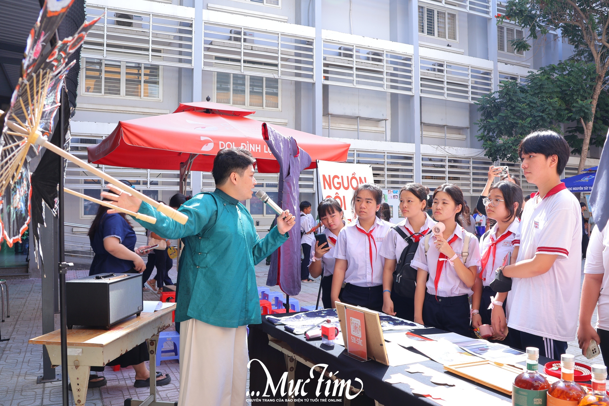 800 teen lớp 9 'lên tàu', làm học sinh Trường THPT Võ Văn Kiệt- Ảnh 13.