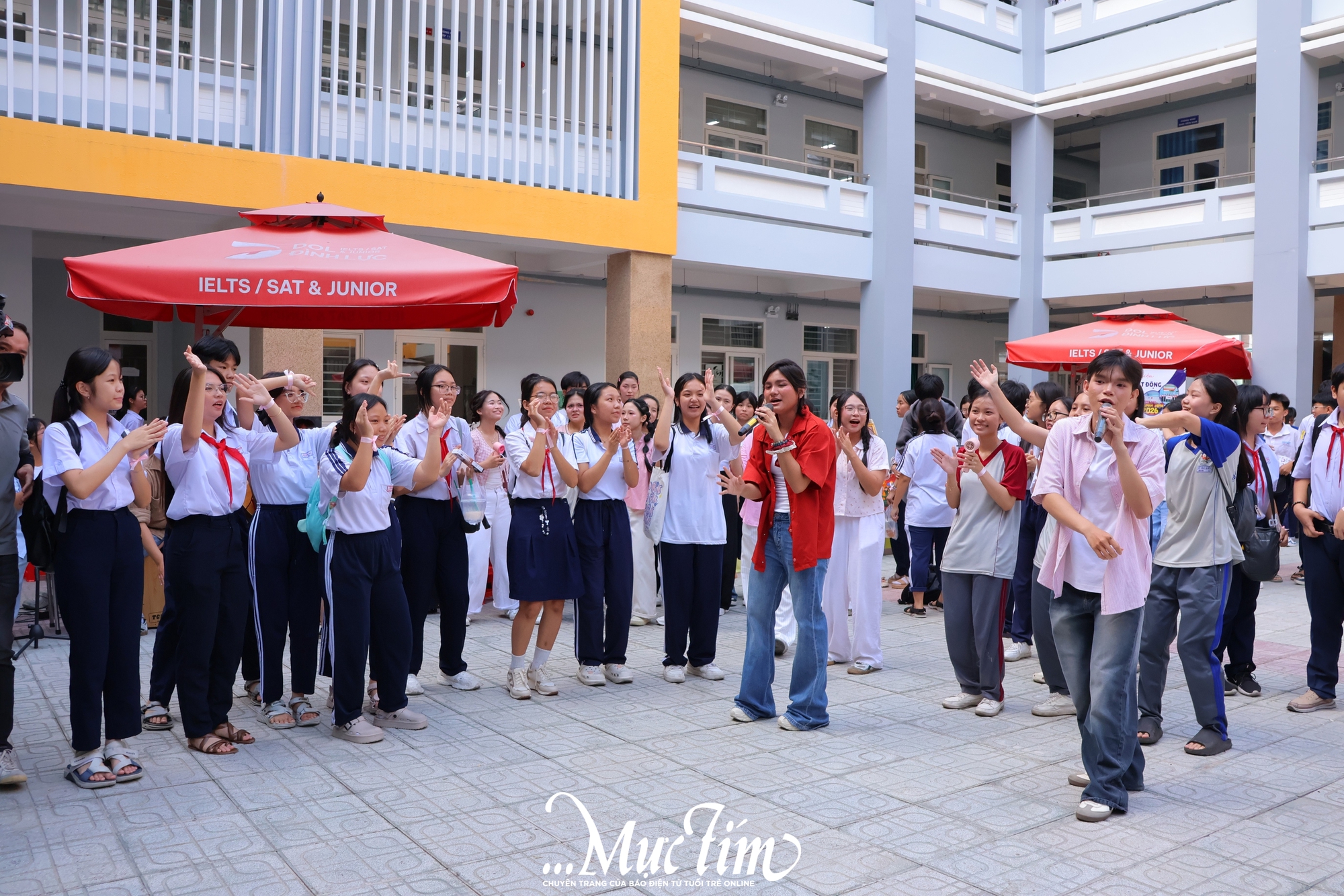 800 teen lớp 9 'lên tàu', làm học sinh Trường THPT Võ Văn Kiệt- Ảnh 14.