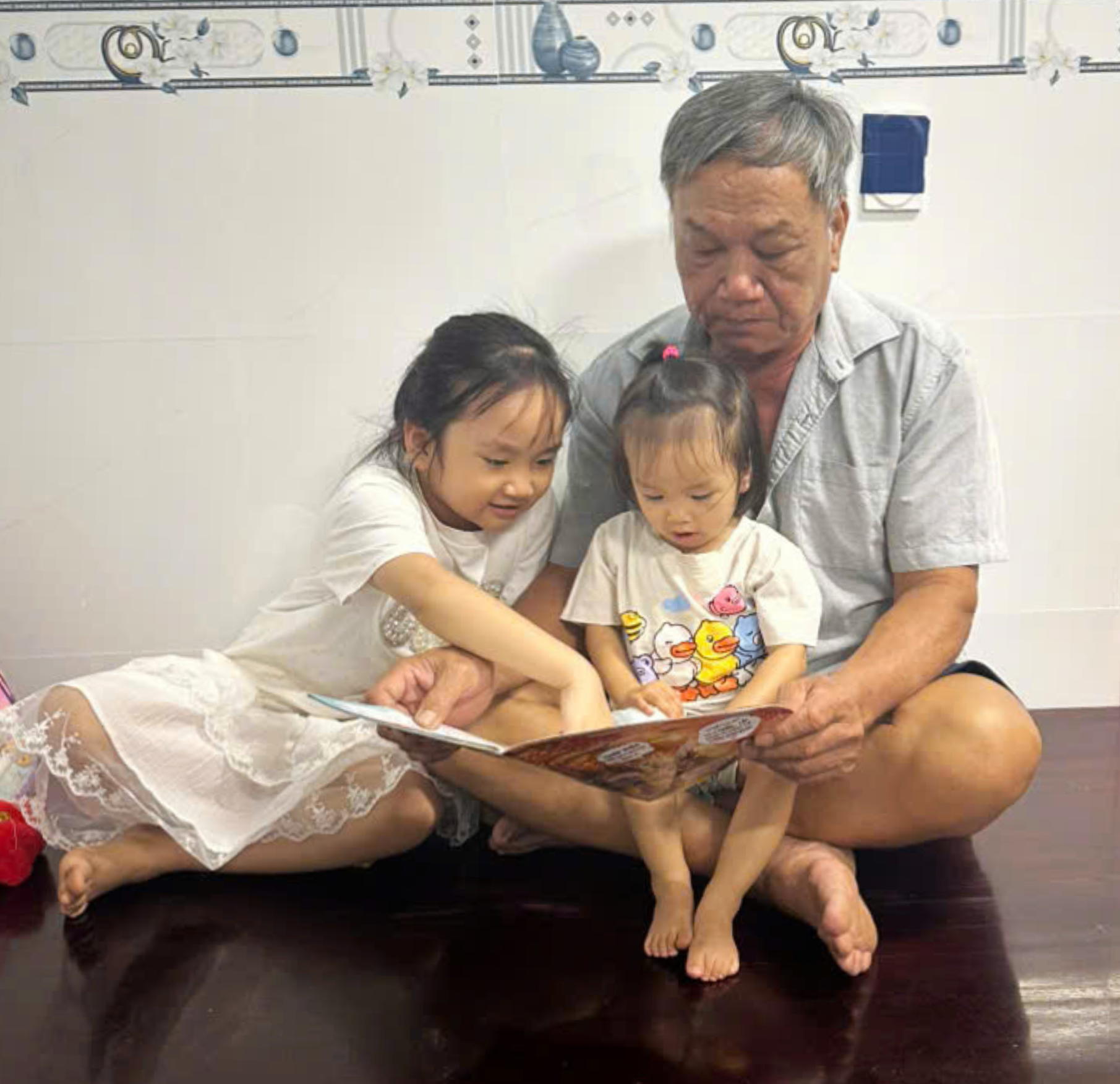 kỷ vật - Ảnh 2.