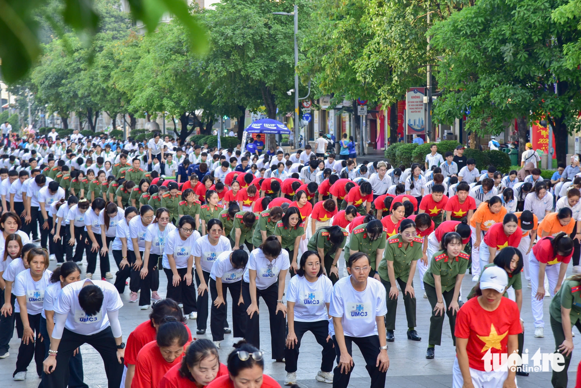 TP.HCM: Hơn 1.000 người đồng diễn dưỡng sinh hưởng ứng Ngày Sức khỏe toàn dân - Ảnh 10.