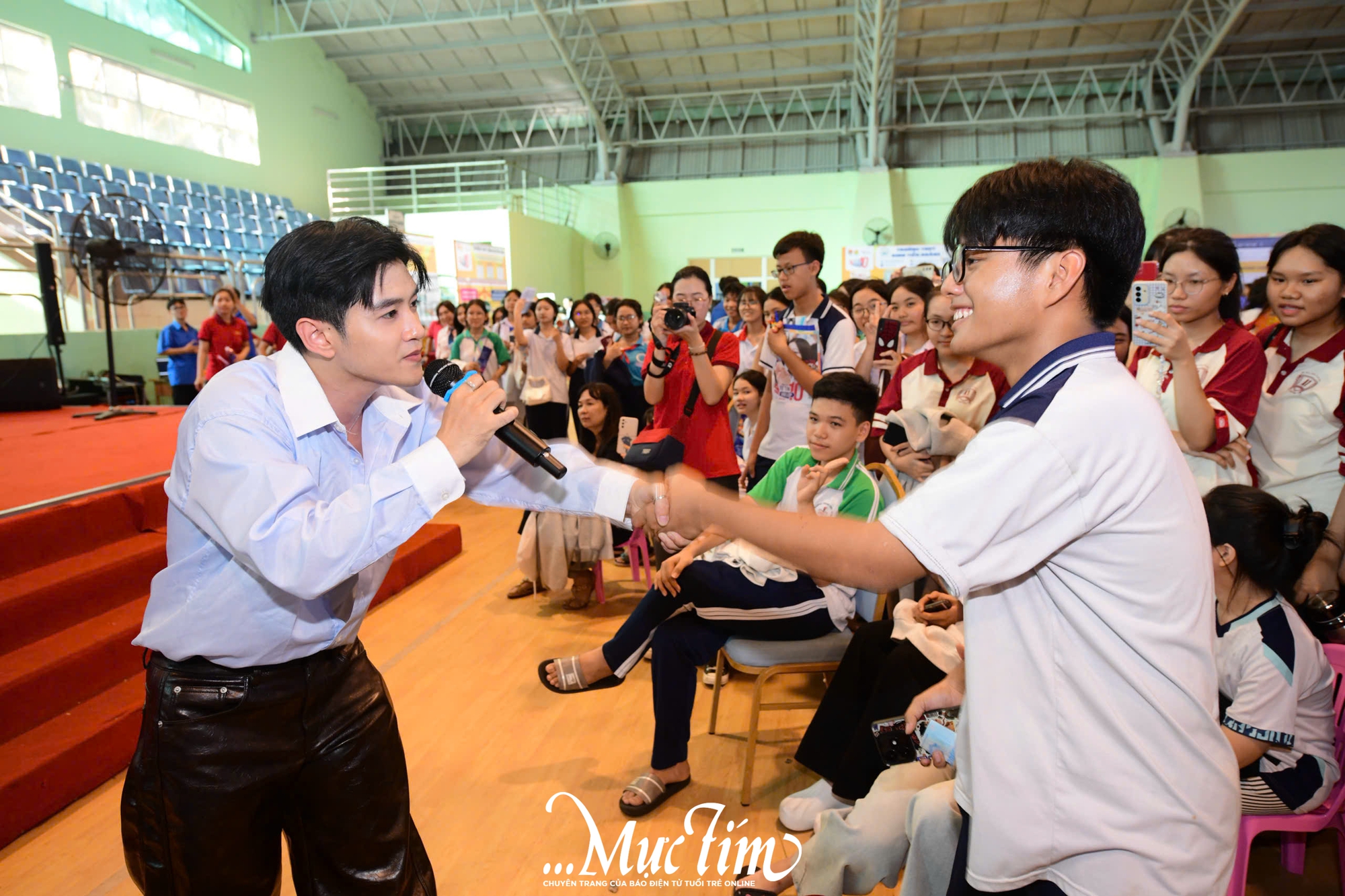 Ngày hội Tự tin vào lớp 10 tại Trường THPT chuyên Lê Quý Đôn: gỡ rối nhiều thắc mắc cho học sinh - Ảnh 16.