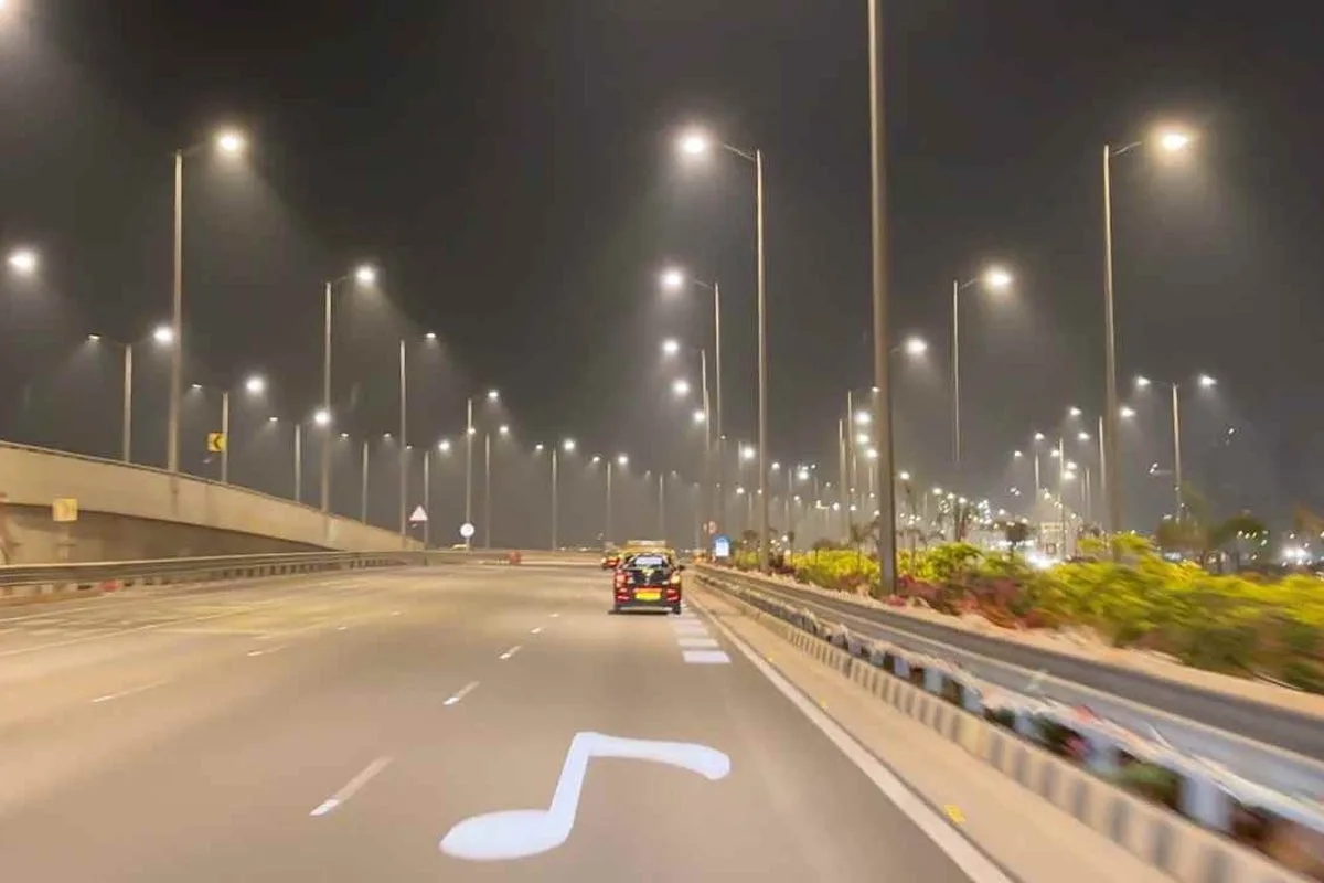 đường cao tốc - Ảnh 1.