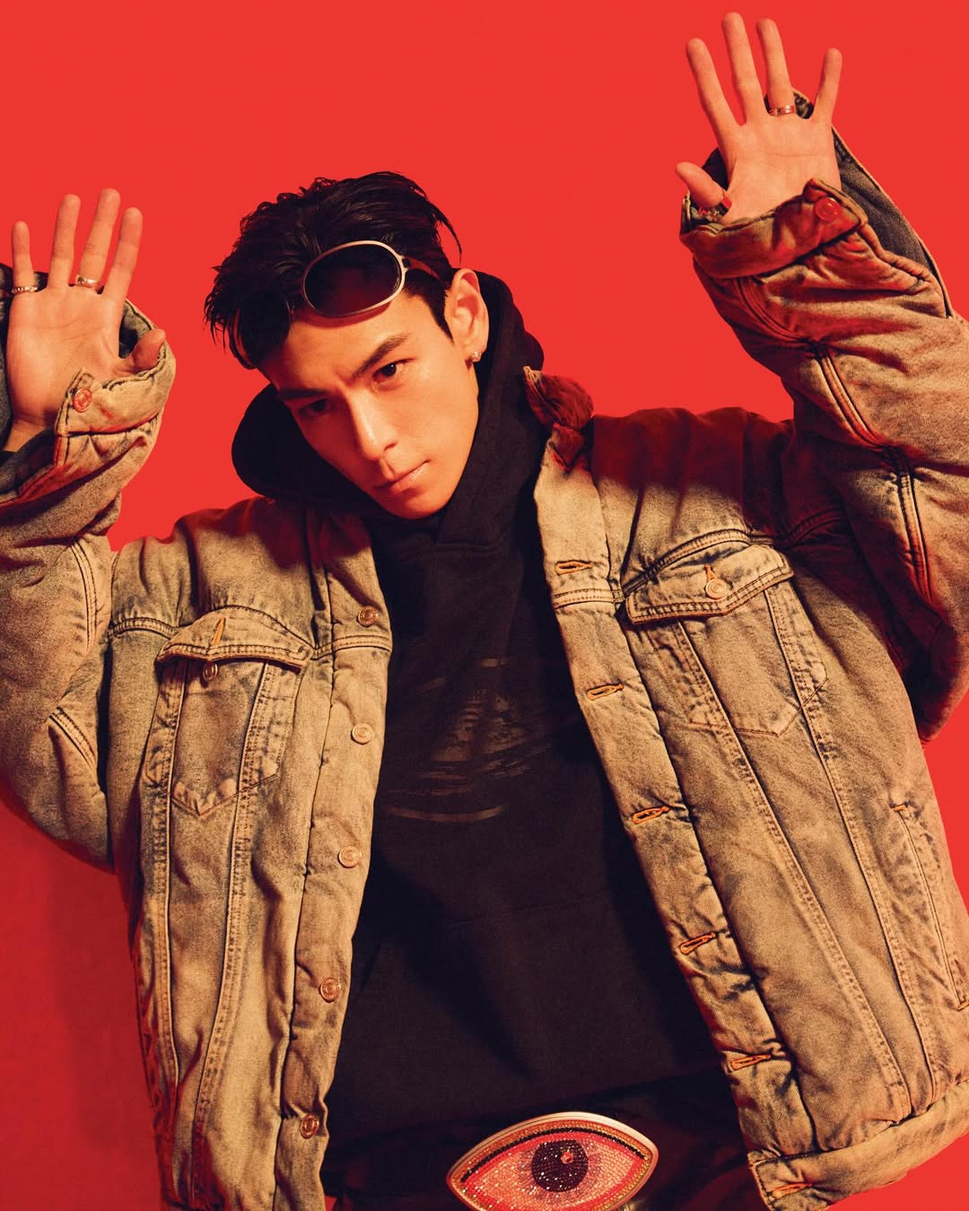 T.O.P thống trị các bảng xếp hạng toàn cầu với album solo đầu tay - Ảnh 1.