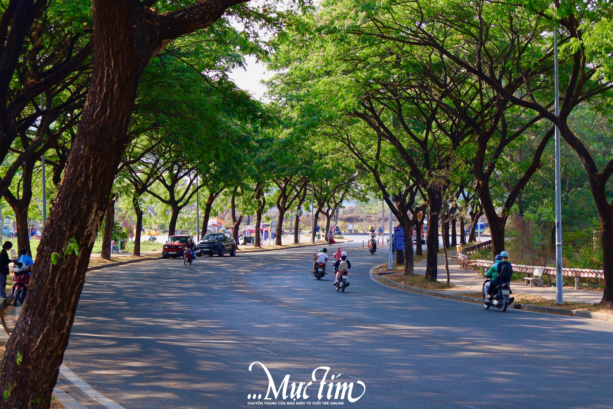 Những 'tọa độ' đón hoàng hôn thơ mộng ở làng đại học - Ảnh 3.