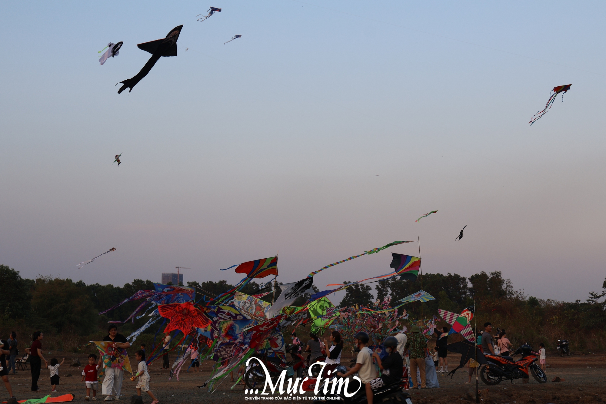 Những 'tọa độ' đón hoàng hôn thơ mộng ở làng đại học - Ảnh 5.