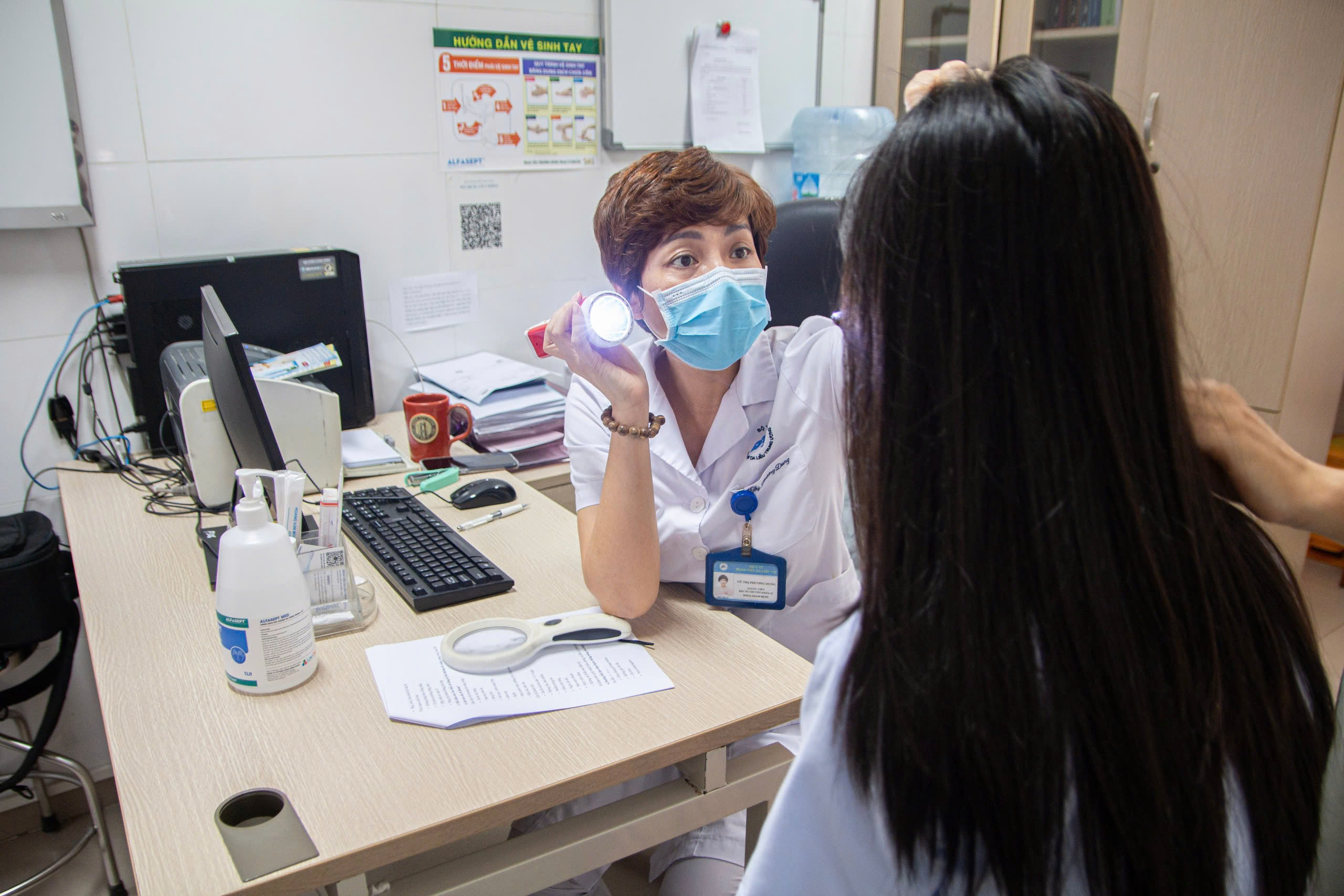 Vừa nắng nóng đầu mùa, bệnh da liễu đã bùng phát: Làm gì để phòng tránh? - Ảnh 2. nắng nóng - Ảnh 2.