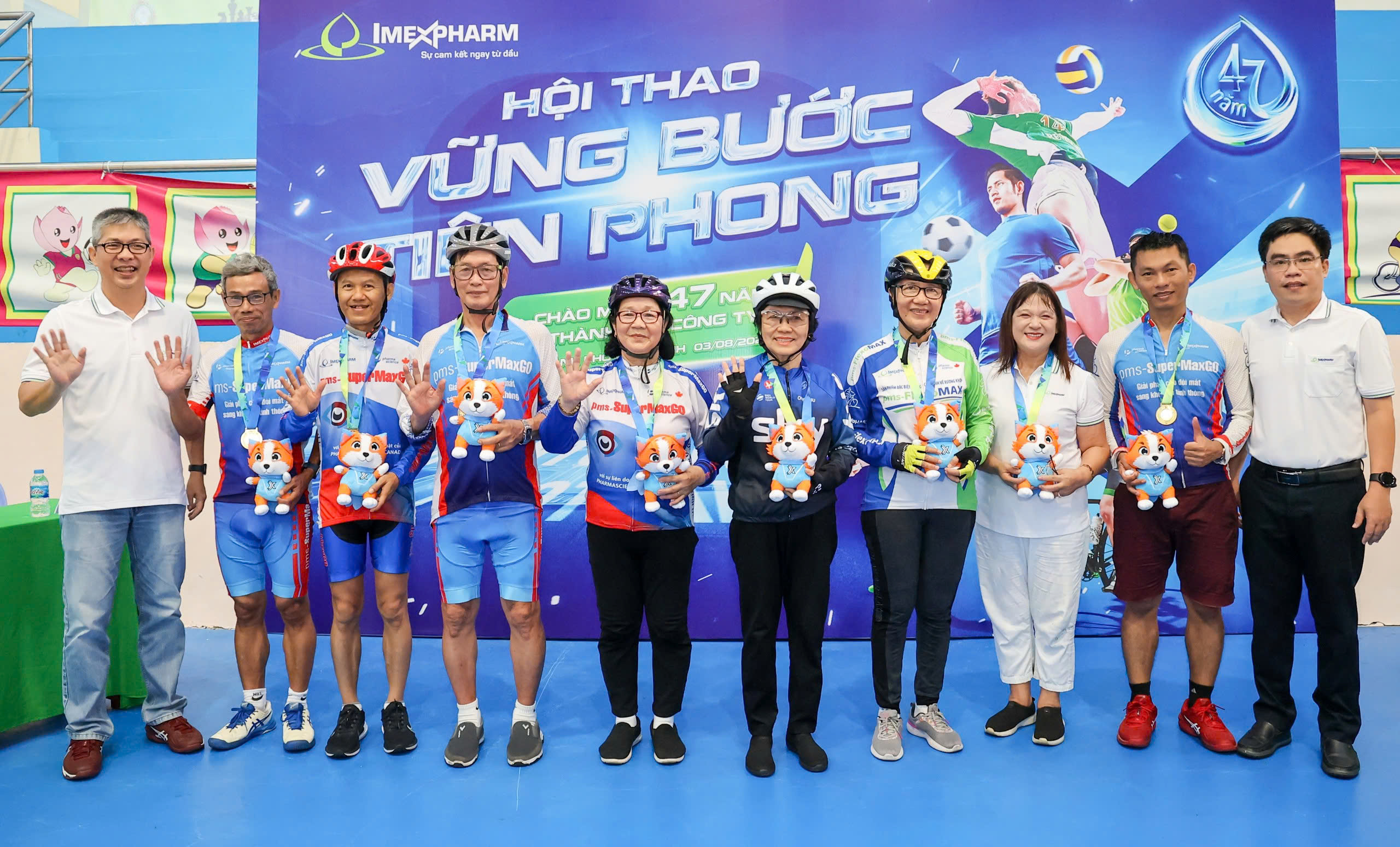 Công ty tri ân người lao động: Tặng vàng, thưởng tiền, dầu ăn, sữa... - Ảnh 2.