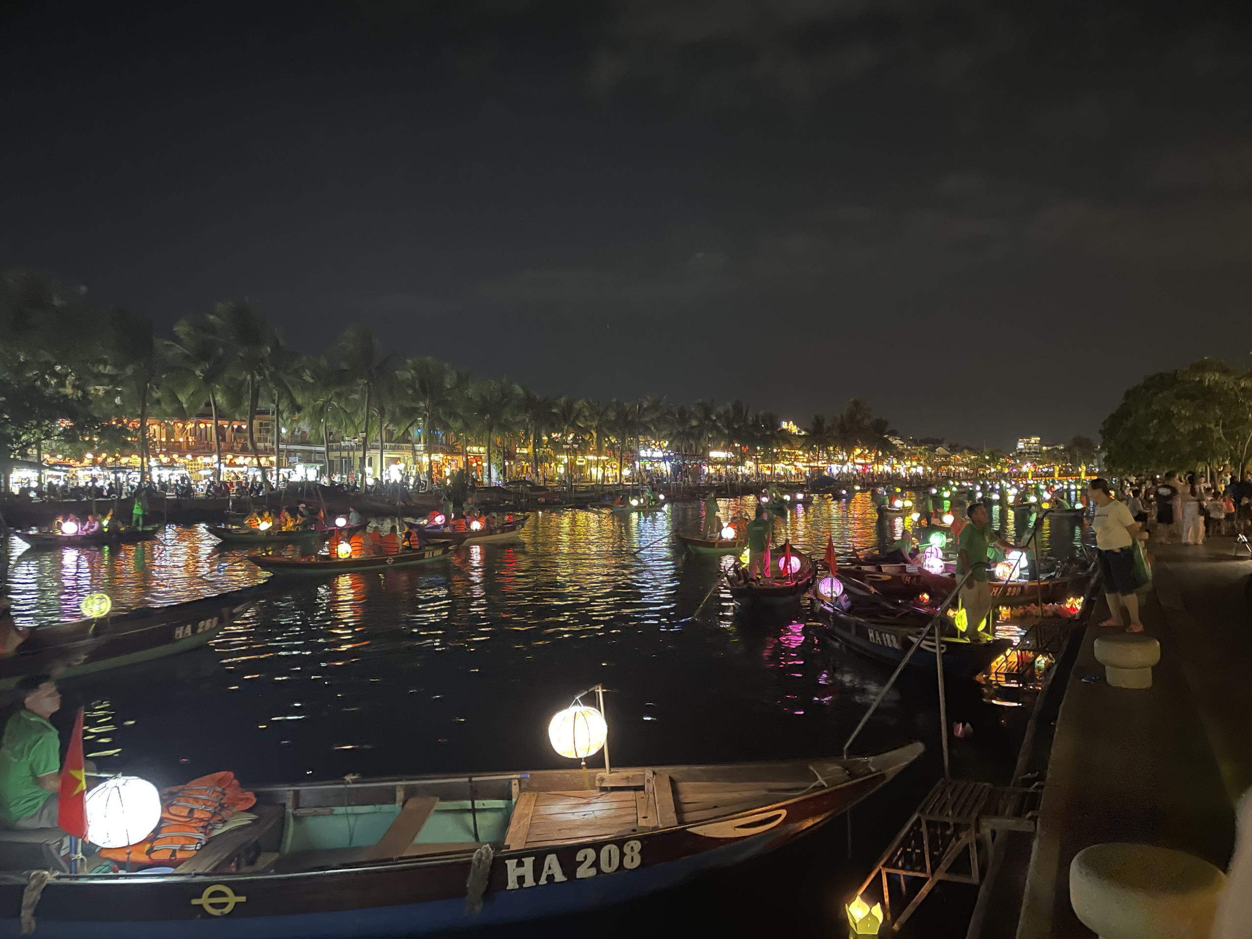 Du lịch Đà Nẵng - Hội An: Náo nhiệt dịp lễ 30-4, 1-5