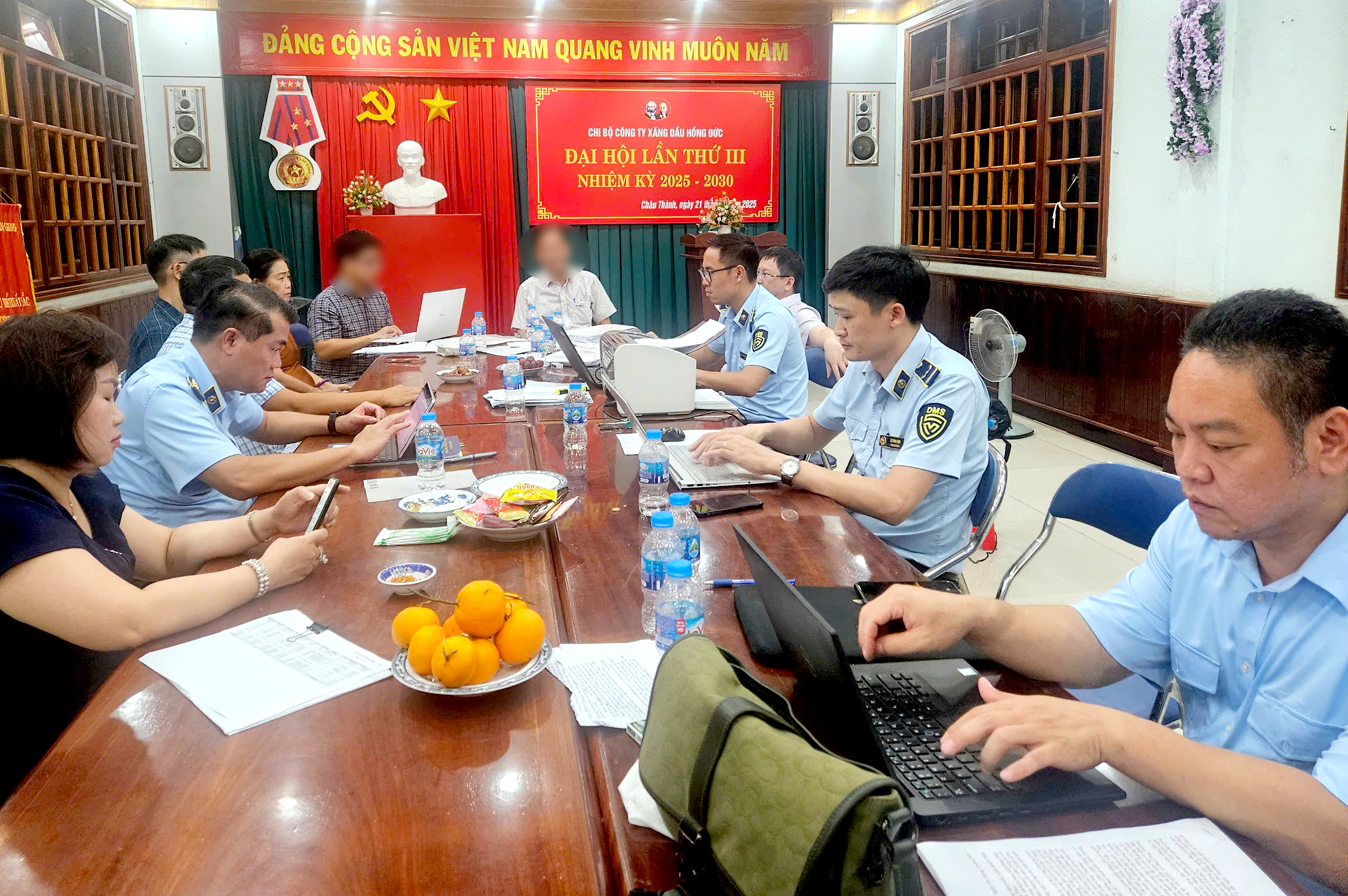 Hai doanh nghiệp đầu mối bị phạt 320 triệu đồng vì vi phạm về dự trữ xăng dầu - Ảnh 1.